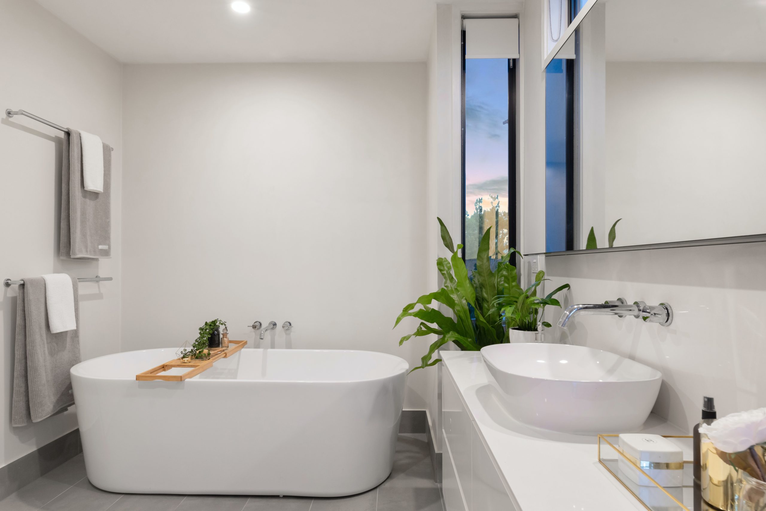 bathroom-surface-spraying-mapperley