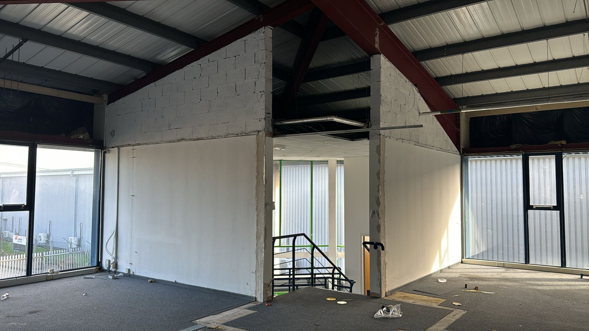 office-partition-spray-painting-nottingham_1